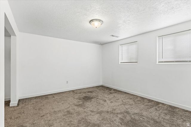 954 W 2400 N, Clinton, UT 84015