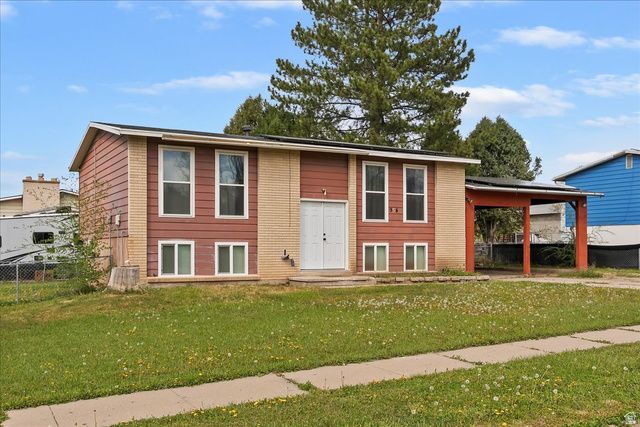 954 W 2400 N, Clinton, UT 84015