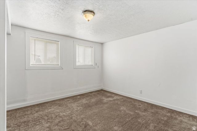 954 W 2400 N, Clinton, UT 84015