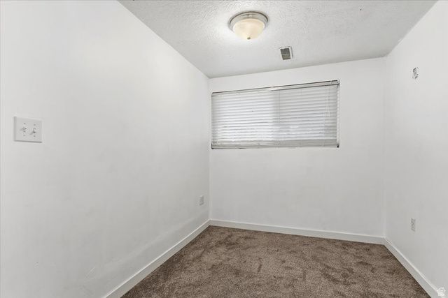 954 W 2400 N, Clinton, UT 84015