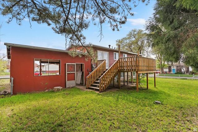 954 W 2400 N, Clinton, UT 84015