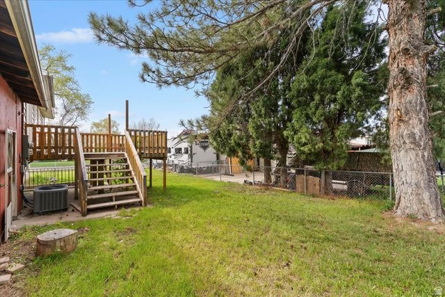 954 W 2400 N, Clinton, UT 84015