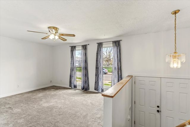 954 W 2400 N, Clinton, UT 84015
