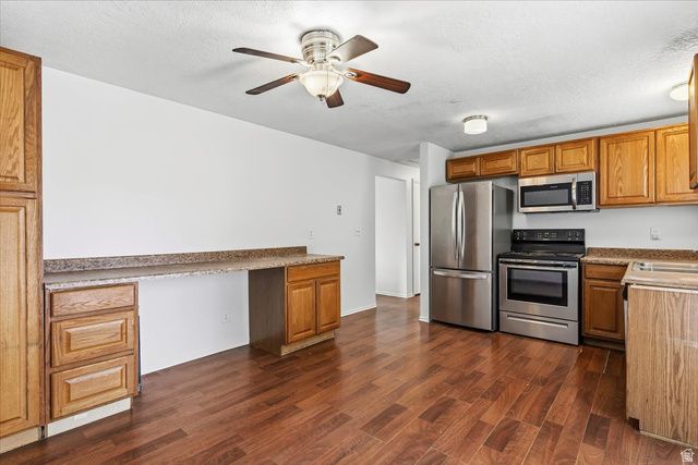 954 W 2400 N, Clinton, UT 84015