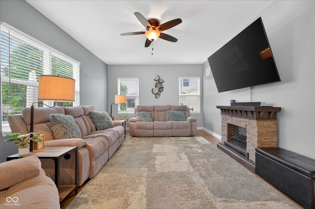 5855 W Commonview Drive, Mccordsville, IN 46055