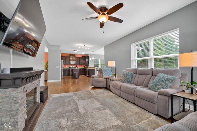 5855 W Commonview Drive, Mccordsville, IN 46055