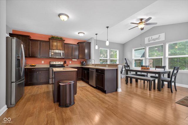 5855 W Commonview Drive, Mccordsville, IN 46055