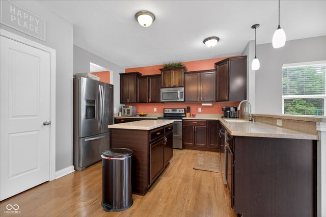 5855 W Commonview Drive, Mccordsville, IN 46055