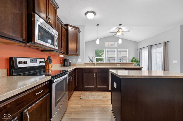5855 W Commonview Drive, Mccordsville, IN 46055