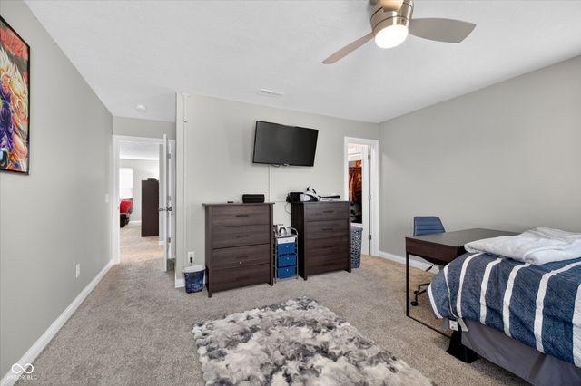5855 W Commonview Drive, Mccordsville, IN 46055