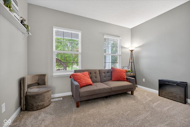 5855 W Commonview Drive, Mccordsville, IN 46055