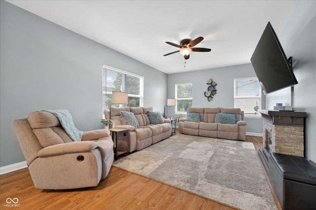 5855 W Commonview Drive, Mccordsville, IN 46055