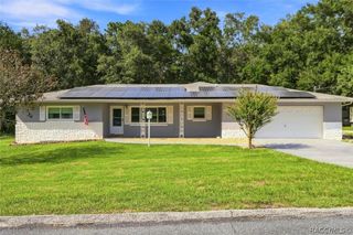 5677 W Pine Circle, Crystal River, FL 34429