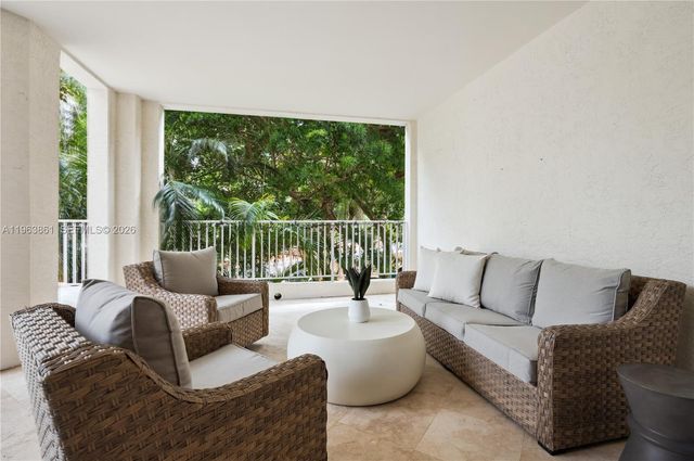 715 Crandon Blvd 206, Key Biscayne, FL 33149