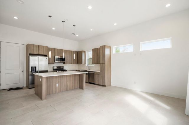 594 Janisch Road, Houston, TX 77018