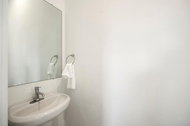 594 Janisch Road, Houston, TX 77018