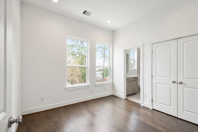 594 Janisch Road, Houston, TX 77018