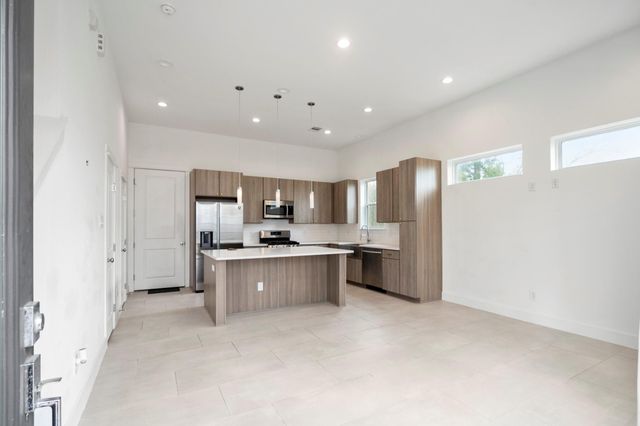 594 Janisch Road, Houston, TX 77018