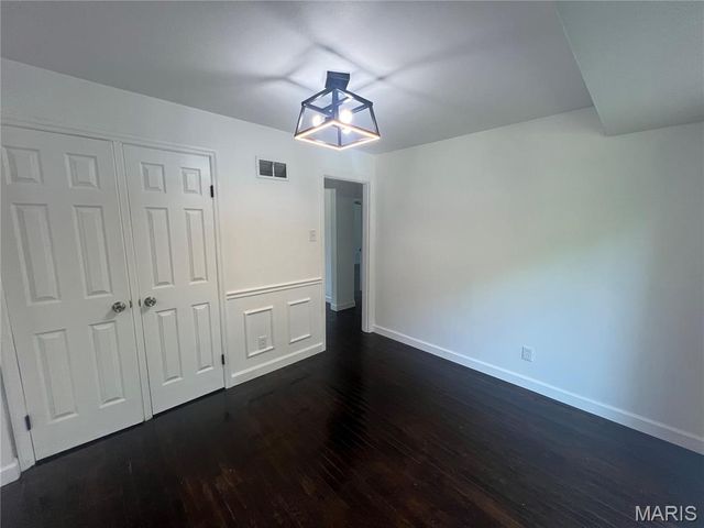 83 Grand Circle Drive, Maryland Heights, MO 63043