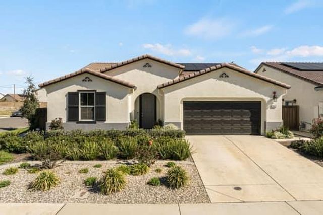 7447 Darque Way, Elk Grove, CA 95757