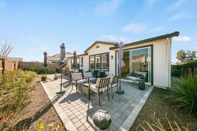 7447 Darque Way, Elk Grove, CA 95757