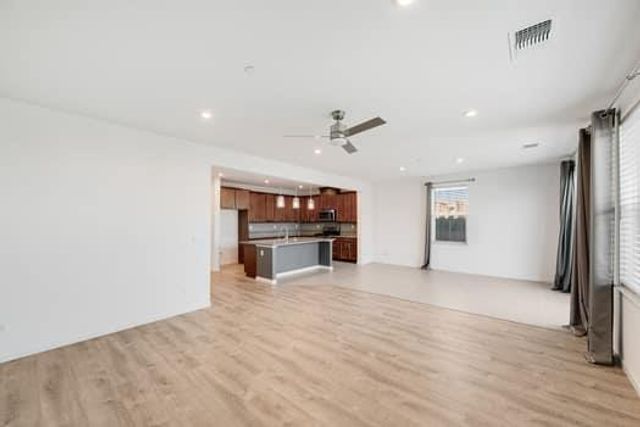 7447 Darque Way, Elk Grove, CA 95757