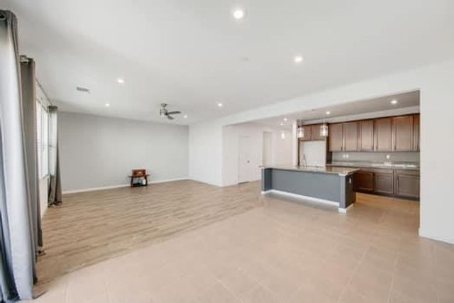 7447 Darque Way, Elk Grove, CA 95757