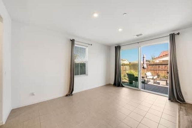 7447 Darque Way, Elk Grove, CA 95757