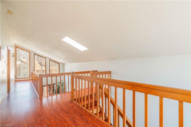 2725 Woodlore Trail, Winston-salem, NC 27103