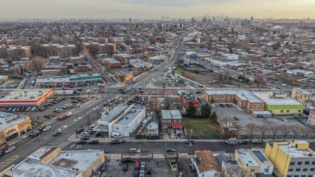 1148 E 211th Street, Bronx, NY 10469