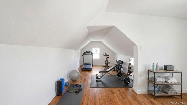 1148 E 211th Street, Bronx, NY 10469