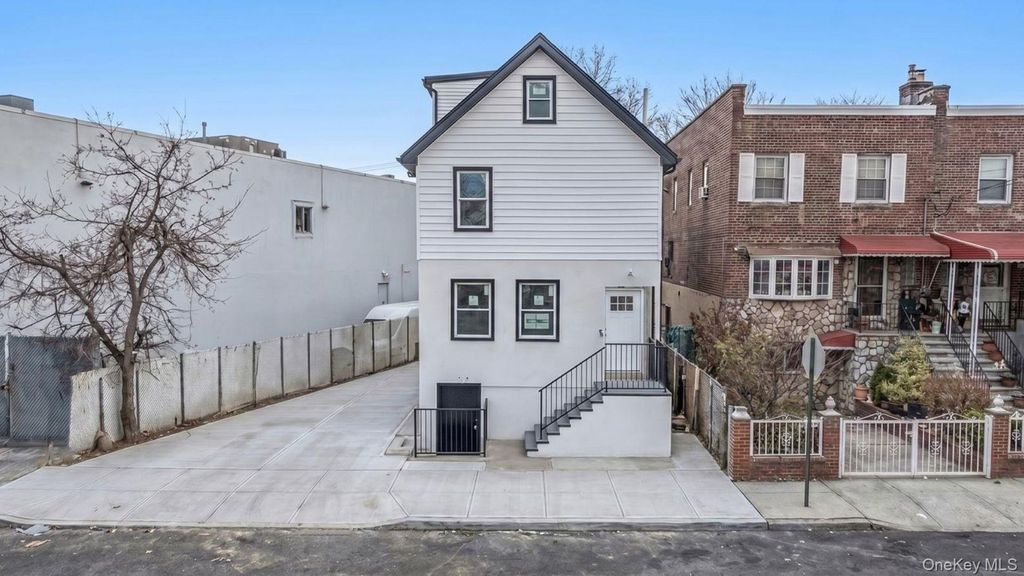 1148 E 211th Street, Bronx, NY 10469