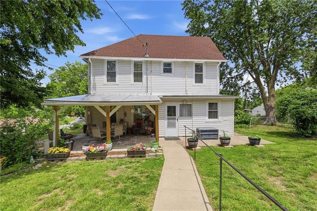 1025 Ironmoulders Street, Leavenworth, KS 66048