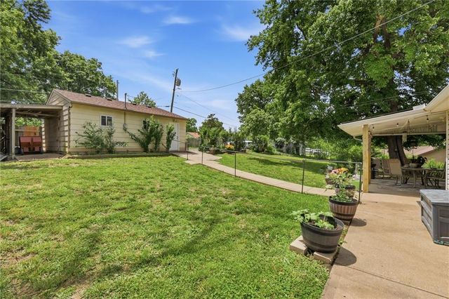 1025 Ironmoulders Street, Leavenworth, KS 66048