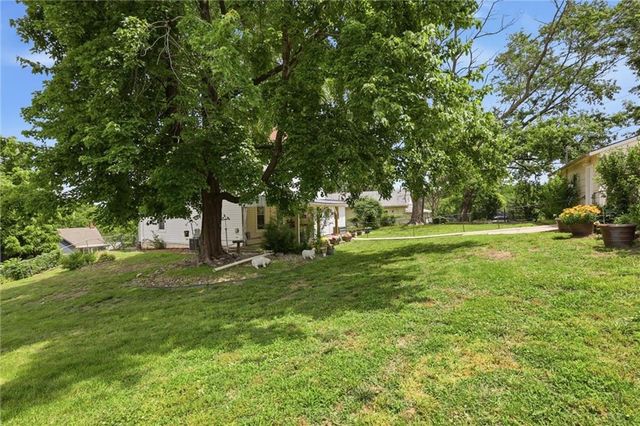 1025 Ironmoulders Street, Leavenworth, KS 66048
