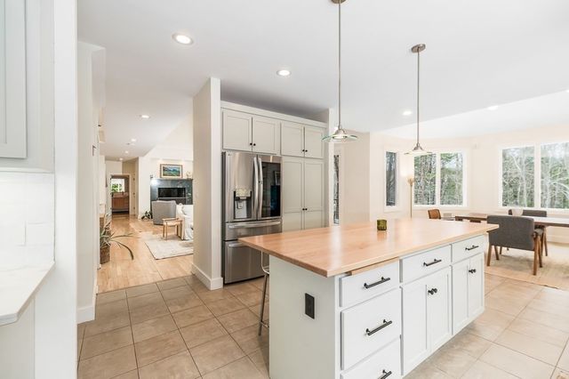 33 Forster Rd, Manchester, MA 01944