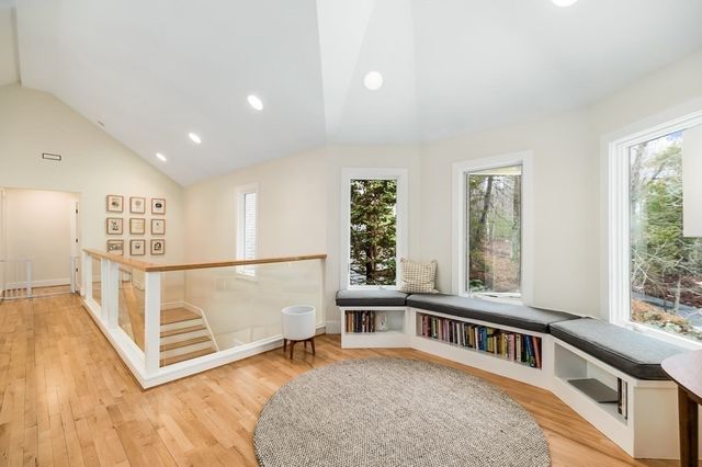 33 Forster Rd, Manchester, MA 01944