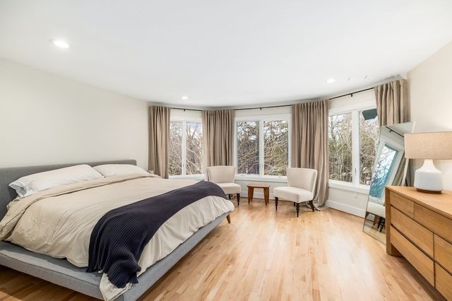 33 Forster Rd, Manchester, MA 01944