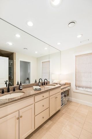 33 Forster Rd, Manchester, MA 01944