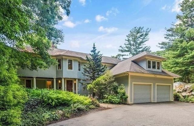33 Forster Rd, Manchester, MA 01944