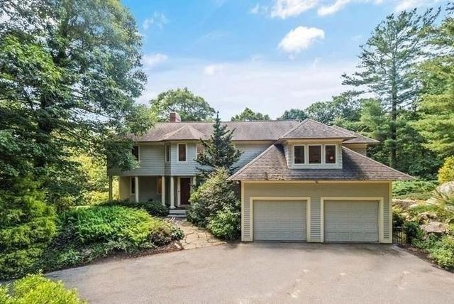33 Forster Rd, Manchester, MA 01944