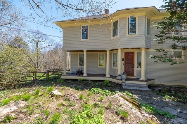 33 Forster Rd, Manchester, MA 01944