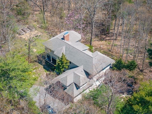 33 Forster Rd, Manchester, MA 01944