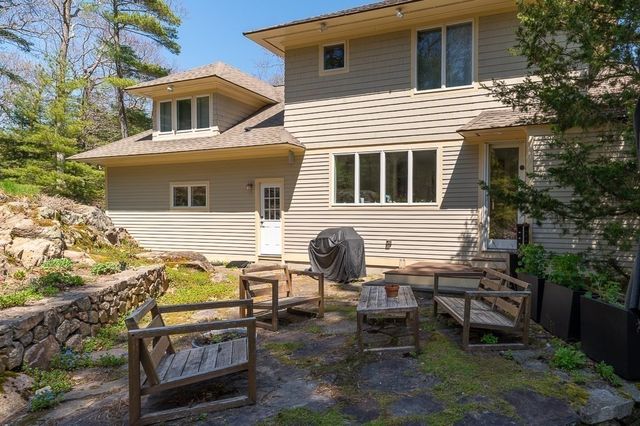 33 Forster Rd, Manchester, MA 01944