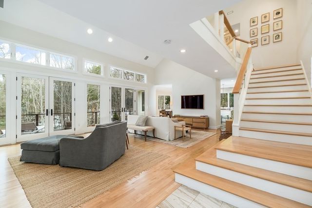 33 Forster Rd, Manchester, MA 01944