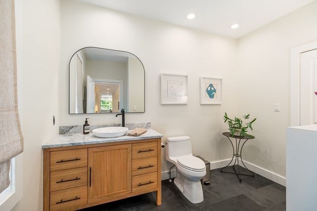 33 Forster Rd, Manchester, MA 01944