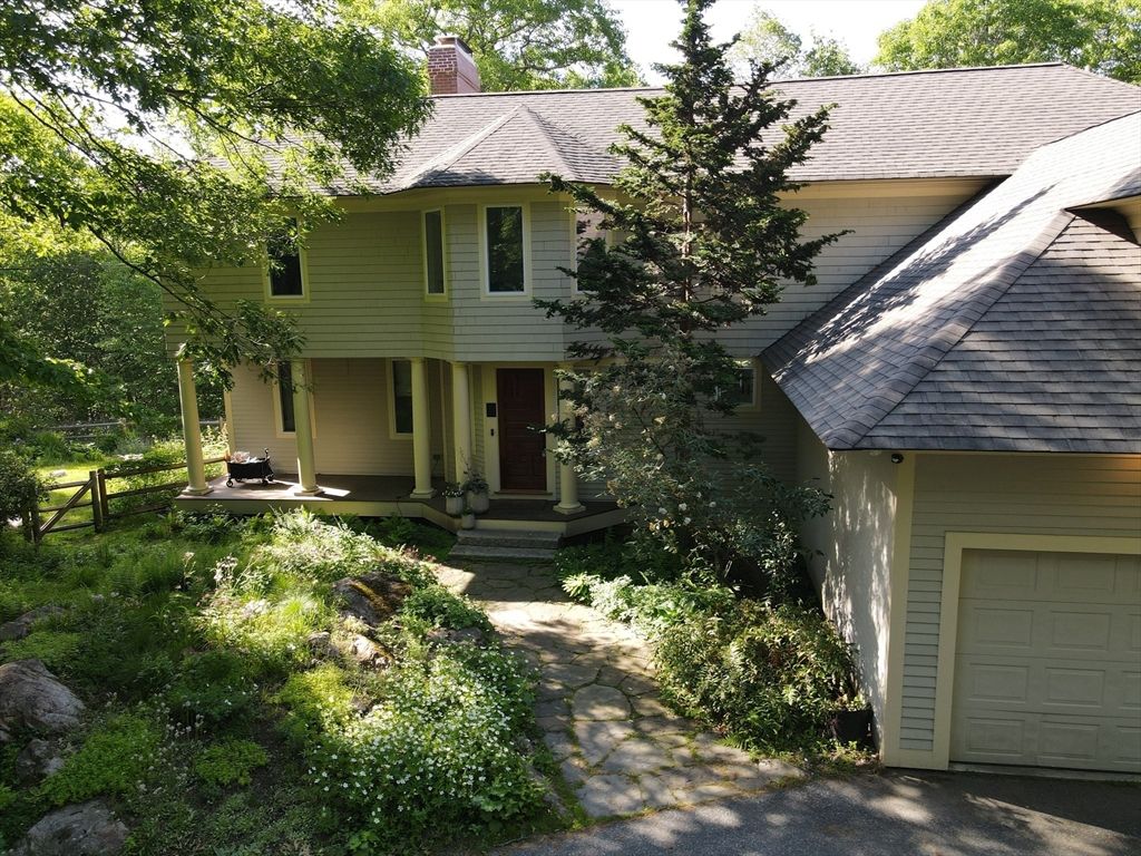 33 Forster Rd, Manchester, MA 01944
