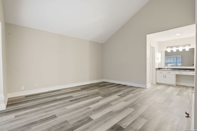 3605 Hidden Dr Apt B4, San Antonio, TX 78217