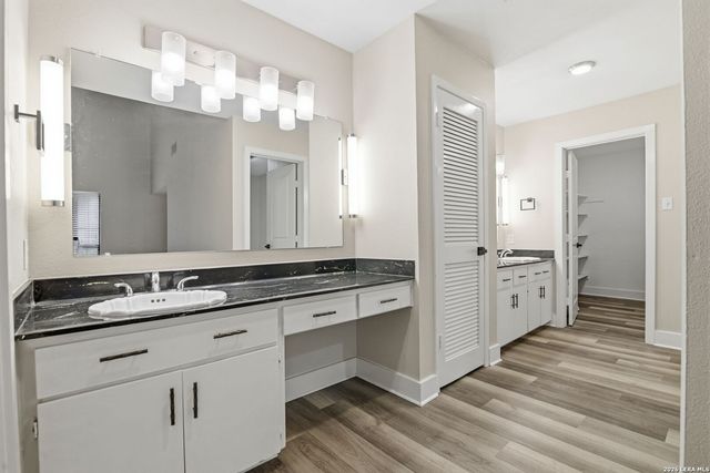 3605 Hidden Dr Apt B4, San Antonio, TX 78217