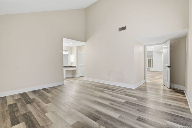 3605 Hidden Dr Apt B4, San Antonio, TX 78217